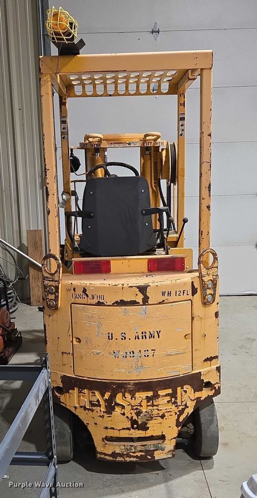 image for item EV2516 2016 Hyster E25XL-MIL forklift