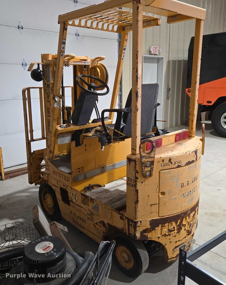 image for item EV2516 2016 Hyster E25XL-MIL forklift