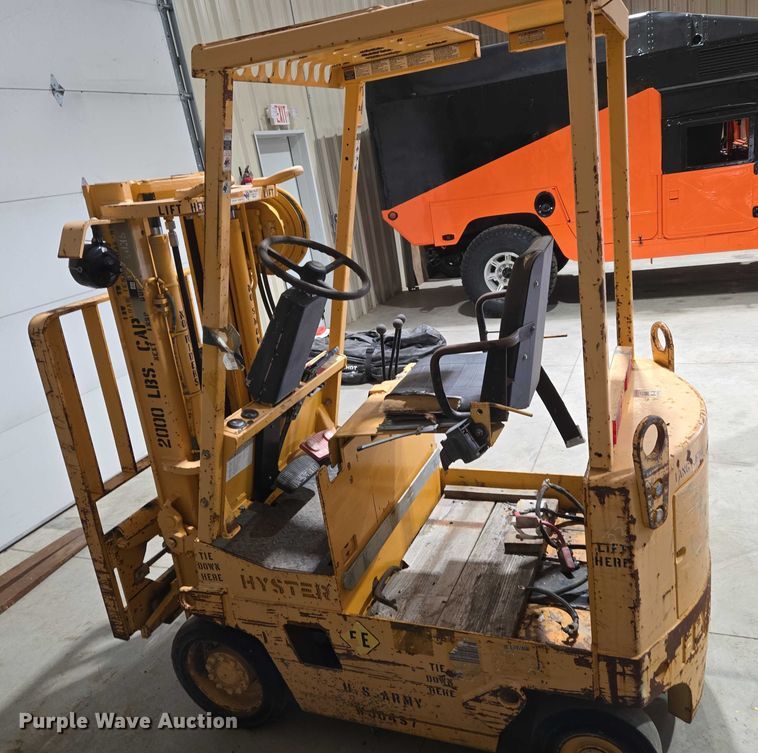 image for item EV2516 2016 Hyster E25XL-MIL forklift