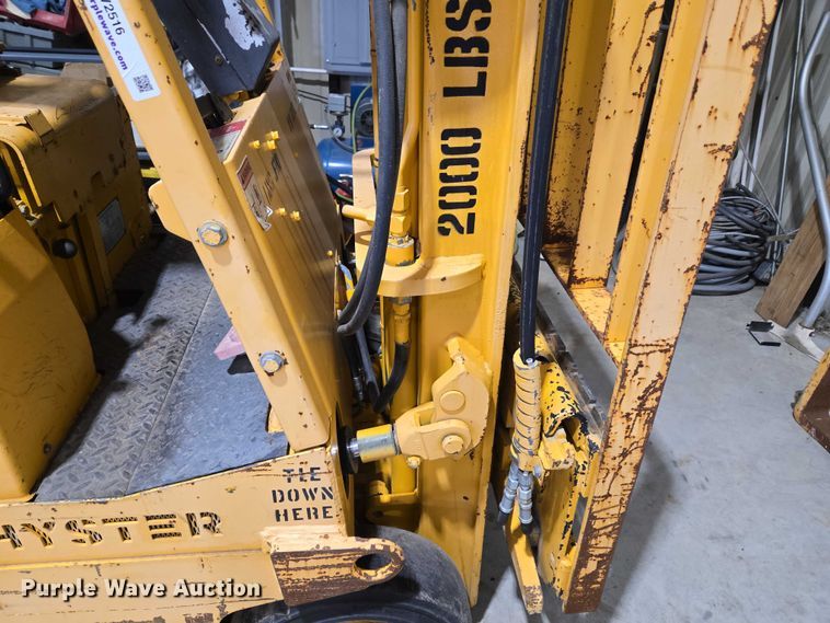 image for item EV2516 2016 Hyster E25XL-MIL forklift