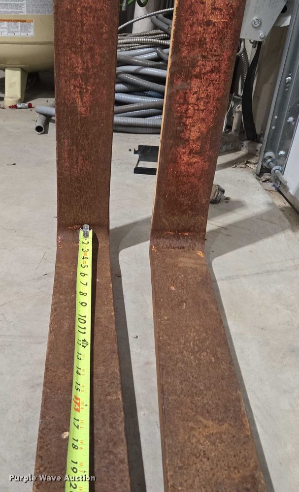 image for item EV2516 2016 Hyster E25XL-MIL forklift