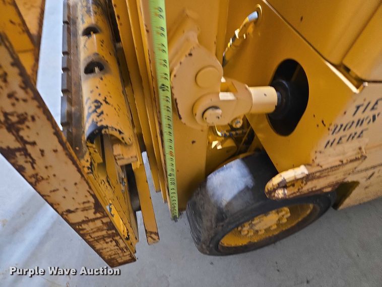 image for item EV2516 2016 Hyster E25XL-MIL forklift