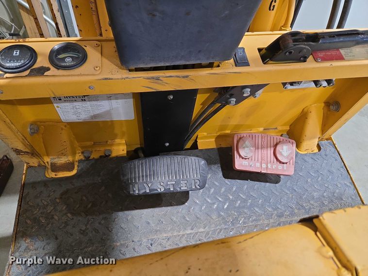 image for item EV2516 2016 Hyster E25XL-MIL forklift