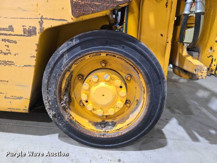 image for item EV2516 2016 Hyster E25XL-MIL forklift