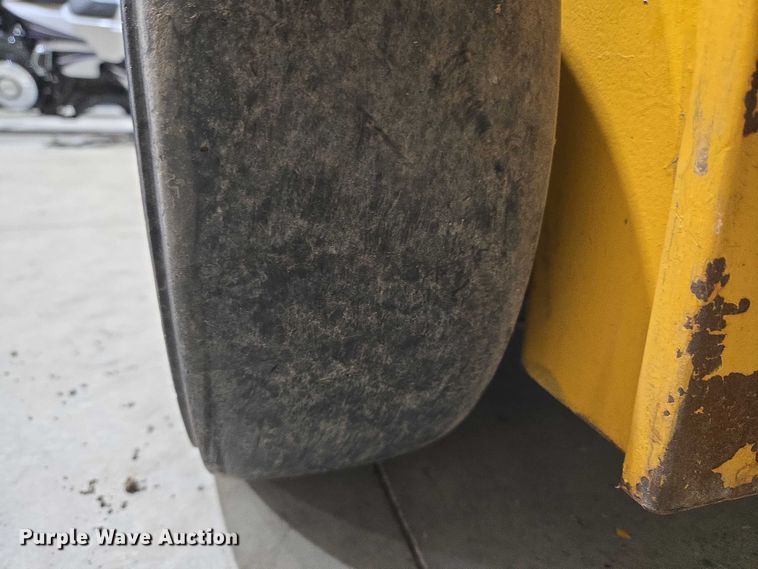 image for item EV2516 2016 Hyster E25XL-MIL forklift