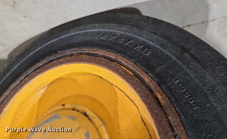 image for item EV2516 2016 Hyster E25XL-MIL forklift