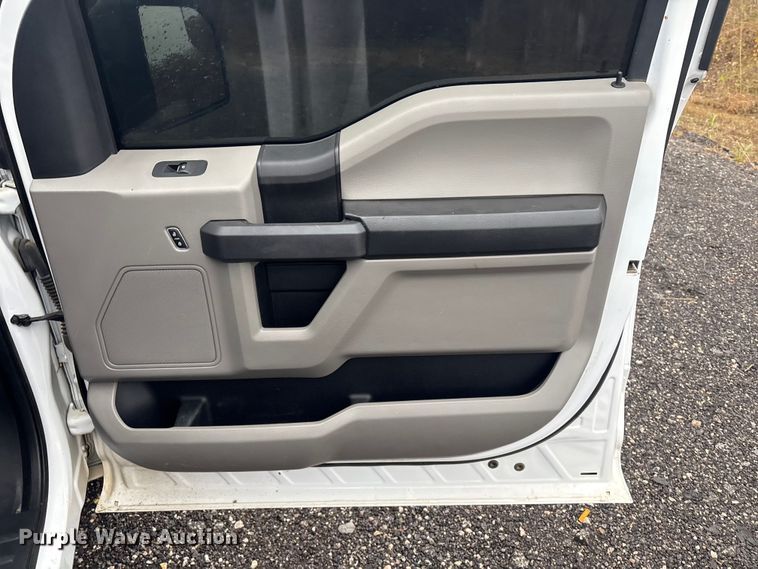 image for item EV2521 2020 Ford F150 XL SuperCrew pickup truck