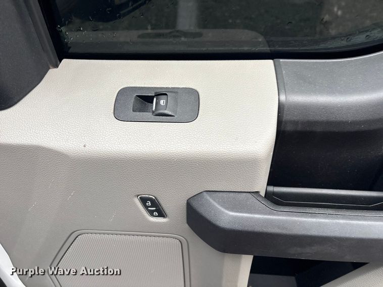 image for item EV2521 2020 Ford F150 XL SuperCrew pickup truck