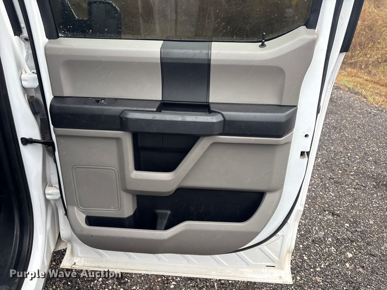 image for item EV2521 2020 Ford F150 XL SuperCrew pickup truck