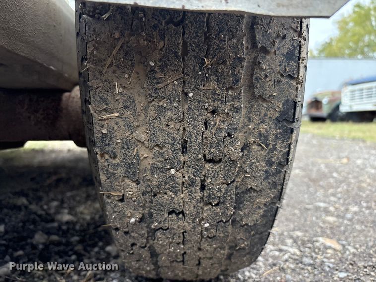 image for item EV2522 2010 Dempster utility trailer