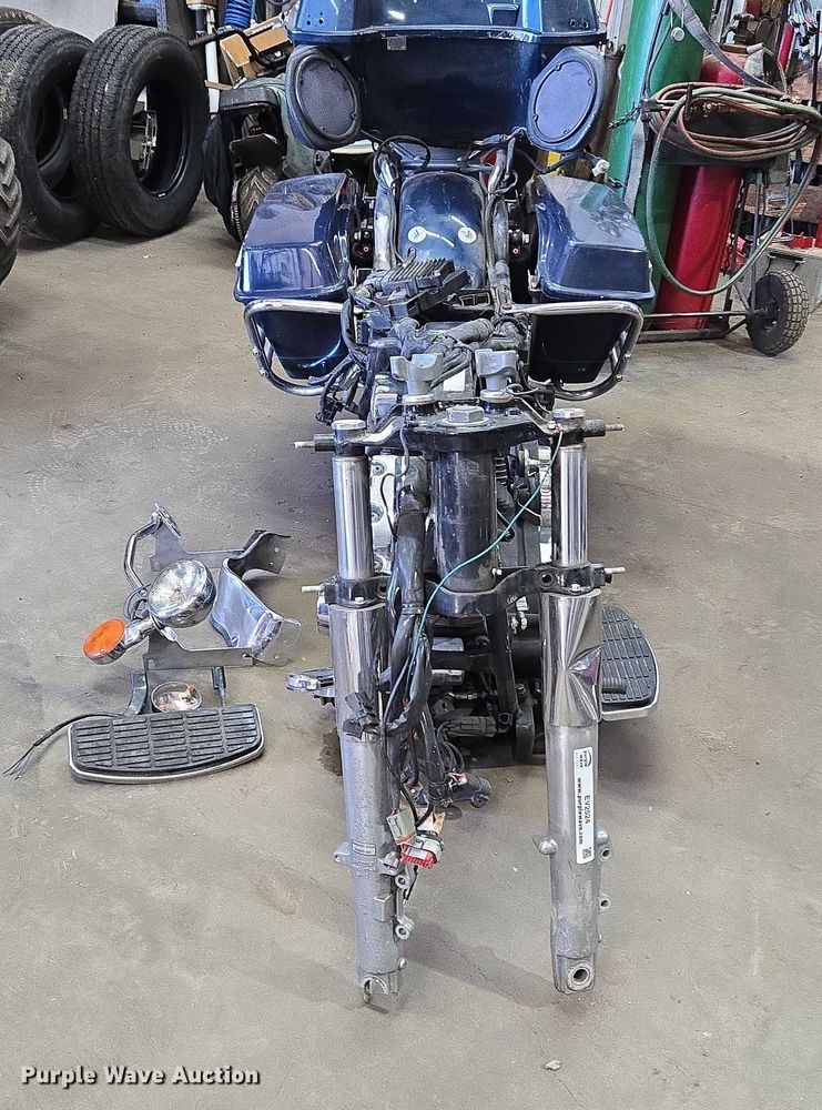 image for item EV2524 2004 Harley Davidson Electra Glide Ultra Classic motorcycle