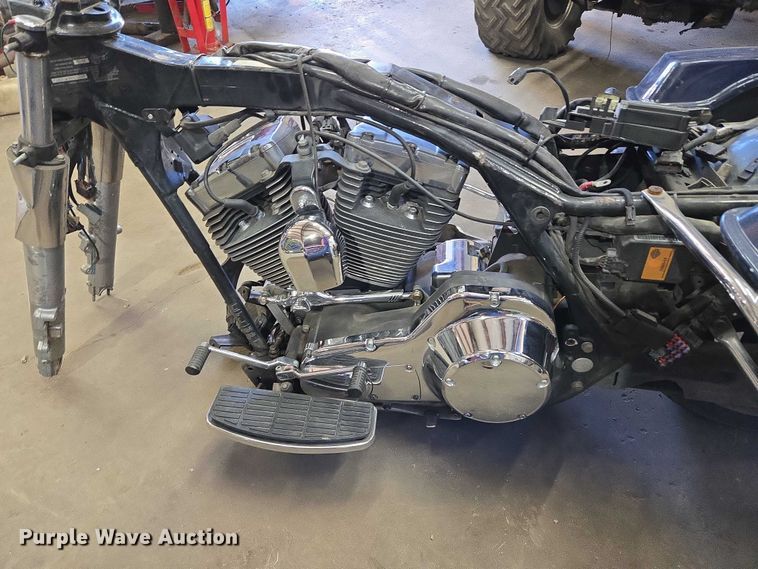 image for item EV2524 2004 Harley Davidson Electra Glide Ultra Classic motorcycle