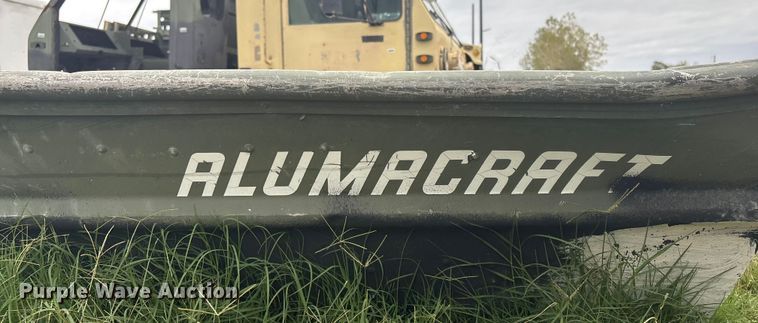 image for item EV2527 Alumacraft boat