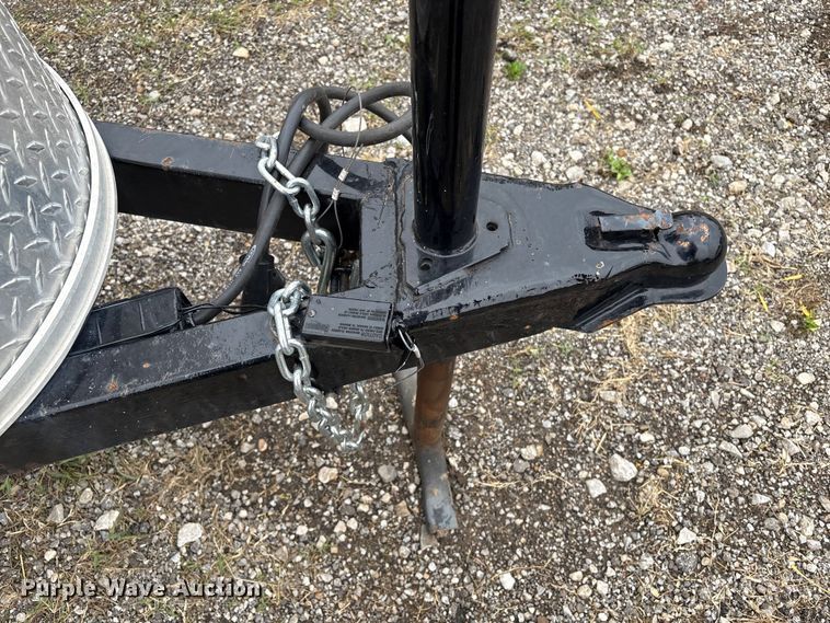 image for item EV2528 2012 Haulmark VT818BT-102 enclosed cargo trailer