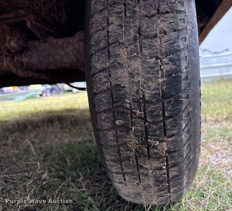 image for item EV2528 2012 Haulmark VT818BT-102 enclosed cargo trailer