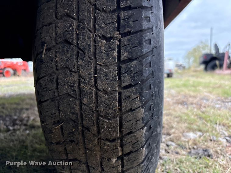 image for item EV2528 2012 Haulmark VT818BT-102 enclosed cargo trailer