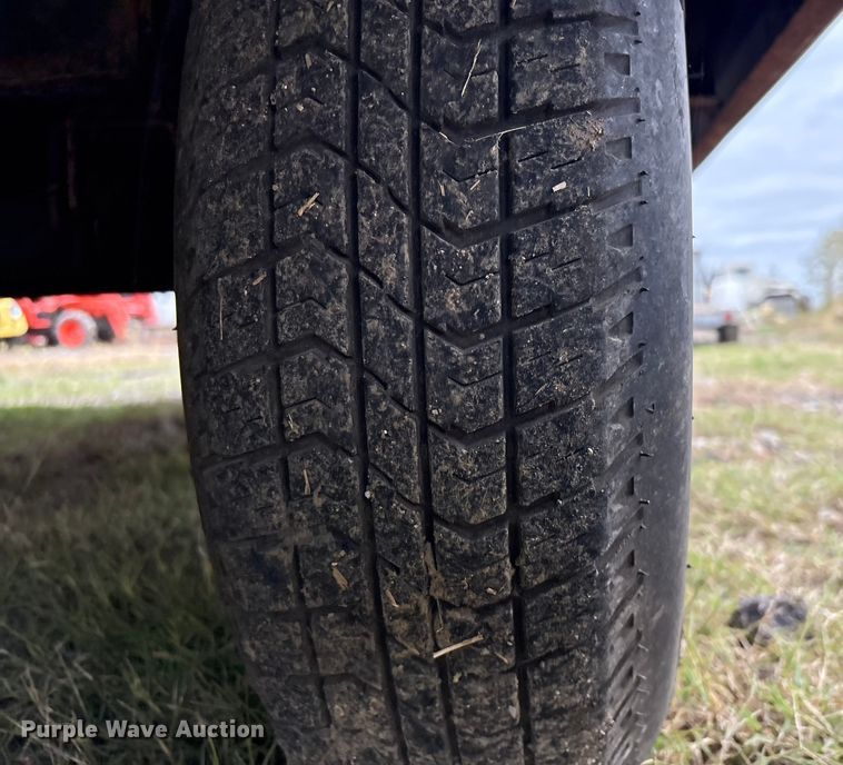 image for item EV2528 2012 Haulmark VT818BT-102 enclosed cargo trailer