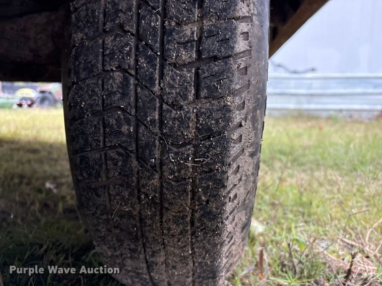 image for item EV2528 2012 Haulmark VT818BT-102 enclosed cargo trailer