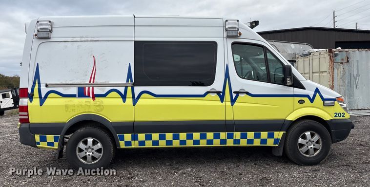 image for item EV2530 2012 Mercedes Benz Sprinter van