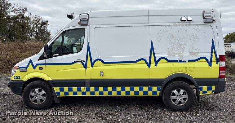 image for item EV2530 2012 Mercedes Benz Sprinter van