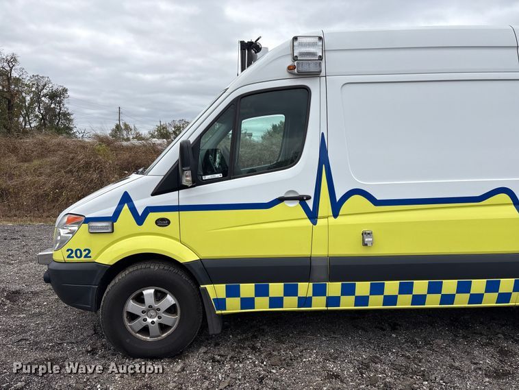 image for item EV2530 2012 Mercedes Benz Sprinter van