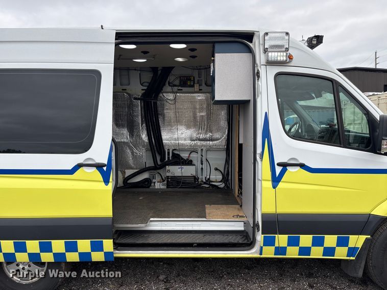 image for item EV2530 2012 Mercedes Benz Sprinter van