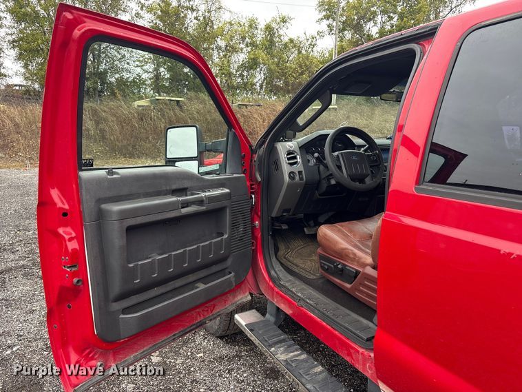 image for item EV2531 2008 Ford F350 Super Duty  Crew Cab pickup truck