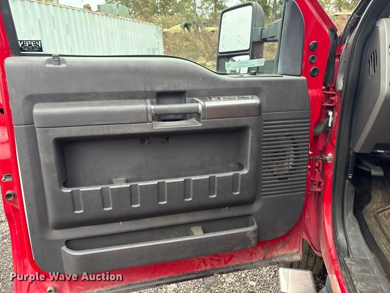 image for item EV2531 2008 Ford F350 Super Duty  Crew Cab pickup truck