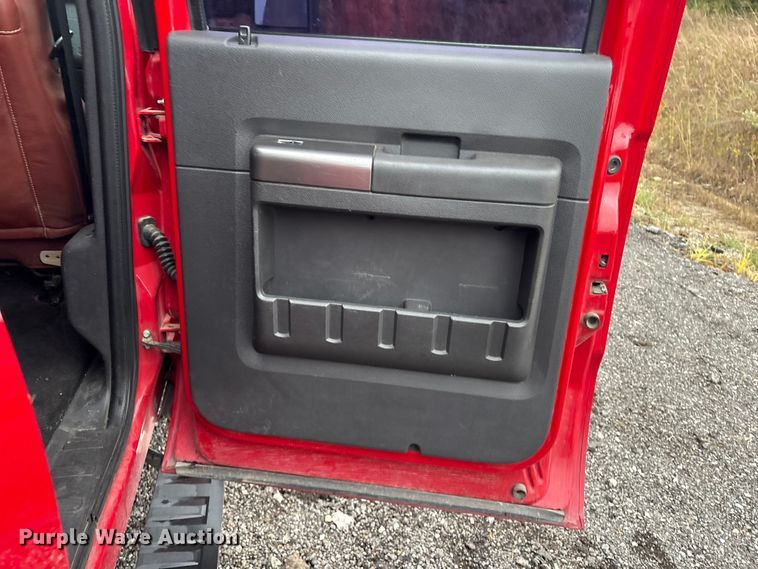 image for item EV2531 2008 Ford F350 Super Duty  Crew Cab pickup truck