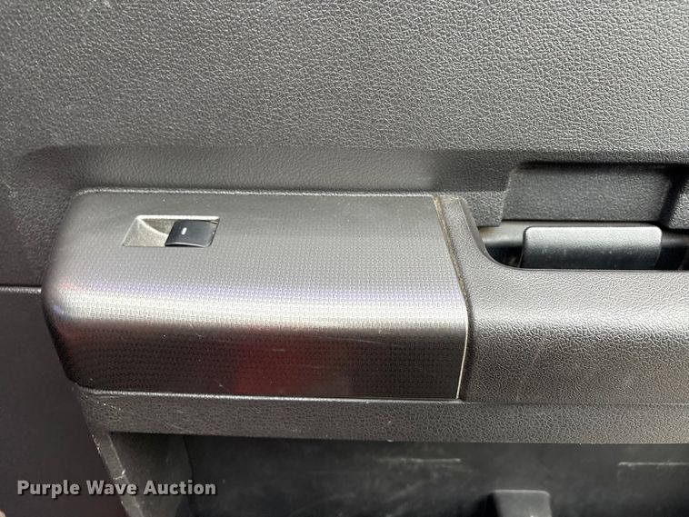 image for item EV2531 2008 Ford F350 Super Duty  Crew Cab pickup truck