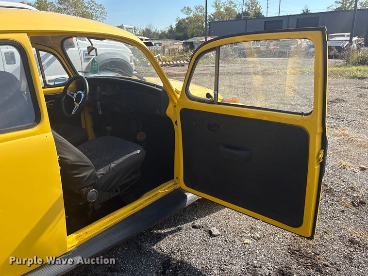 image for item EV2532 1976 Volkswagen Beetle 