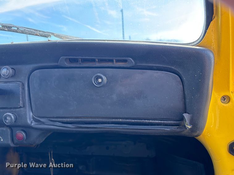 image for item EV2532 1976 Volkswagen Beetle 