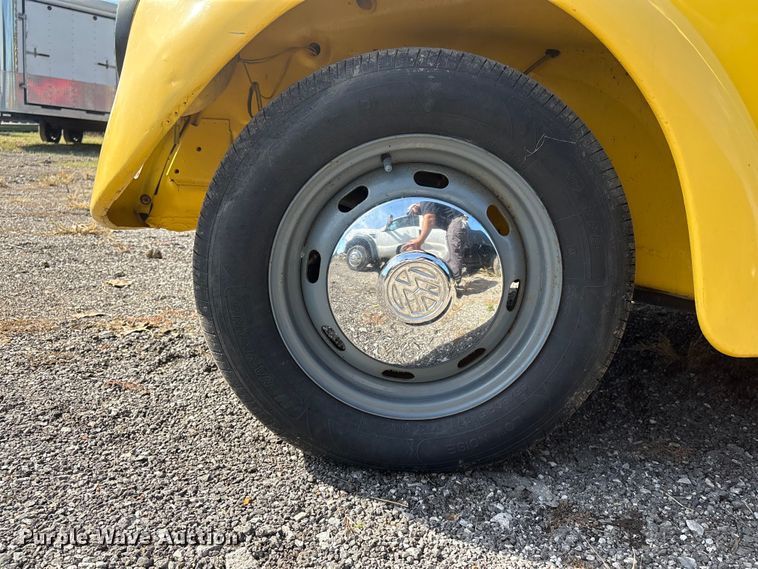 image for item EV2532 1976 Volkswagen Beetle 