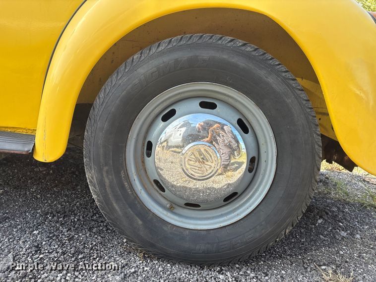 image for item EV2532 1976 Volkswagen Beetle 