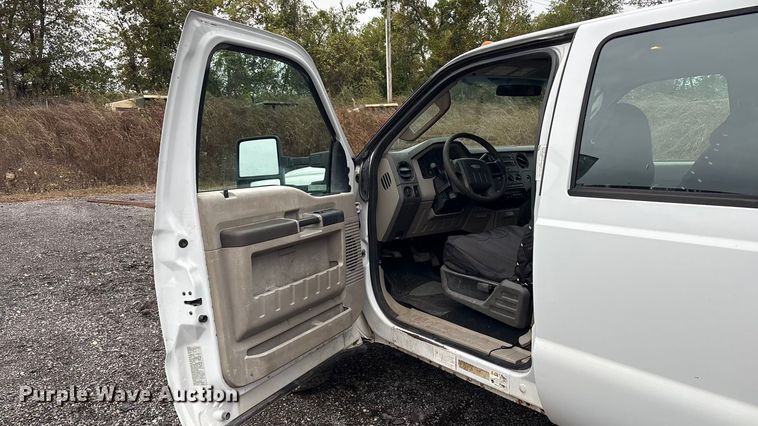 image for item EV2533 2008 Ford F550 Super Duty XL dump bed pickup truck