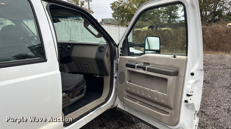 image for item EV2533 2008 Ford F550 Super Duty XL dump bed pickup truck