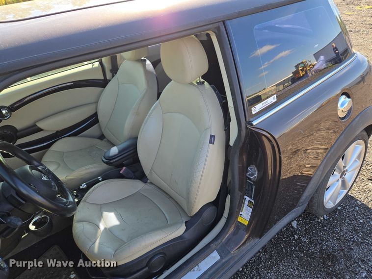 image for item EV2537 2011 Mini Cooper S 