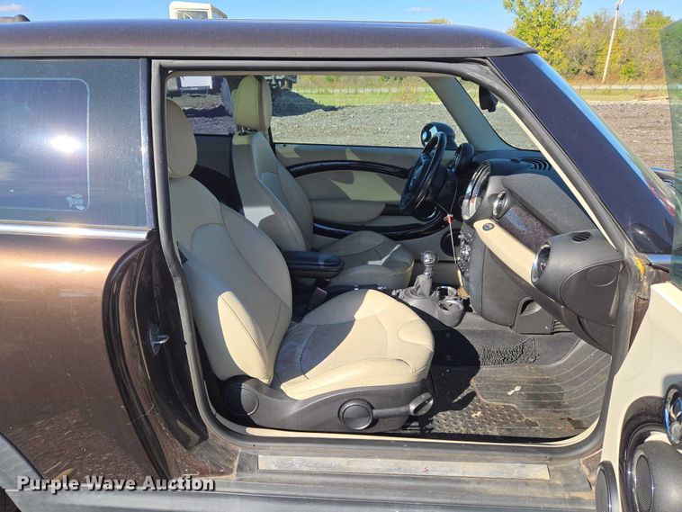 image for item EV2537 2011 Mini Cooper S 