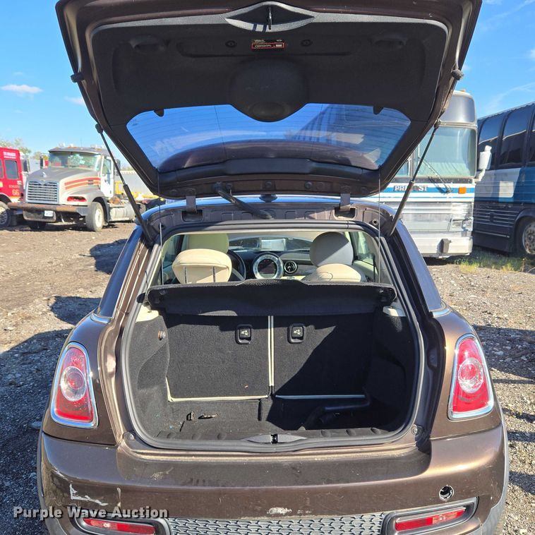 image for item EV2537 2011 Mini Cooper S 