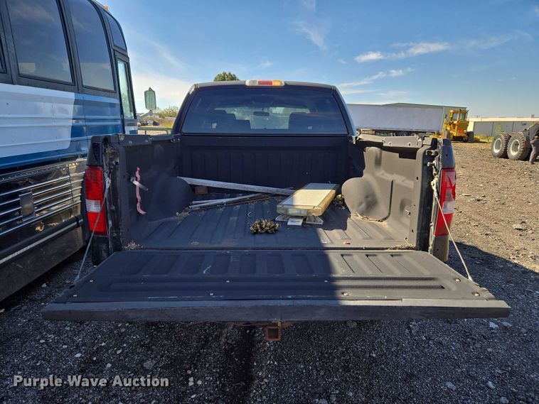 image for item EV2538 2005 Ford F150 XLT SuperCrew pickup truck