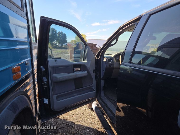 image for item EV2538 2005 Ford F150 XLT SuperCrew pickup truck