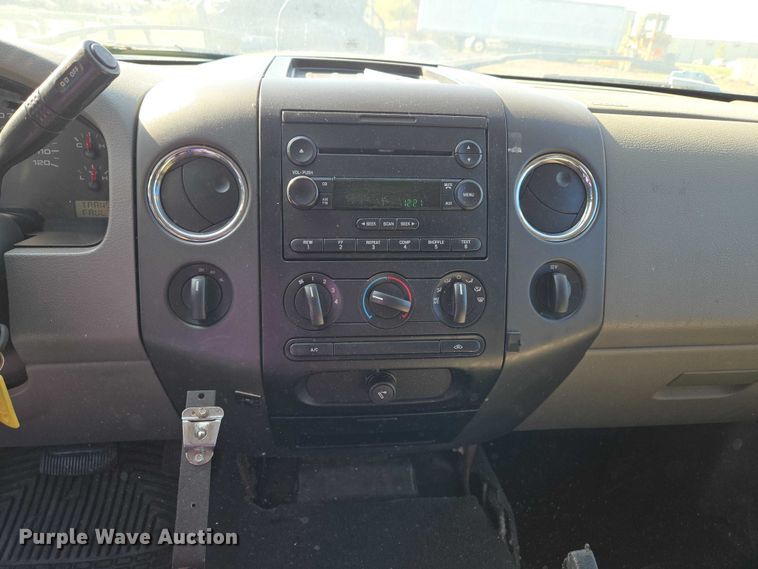 image for item EV2538 2005 Ford F150 XLT SuperCrew pickup truck