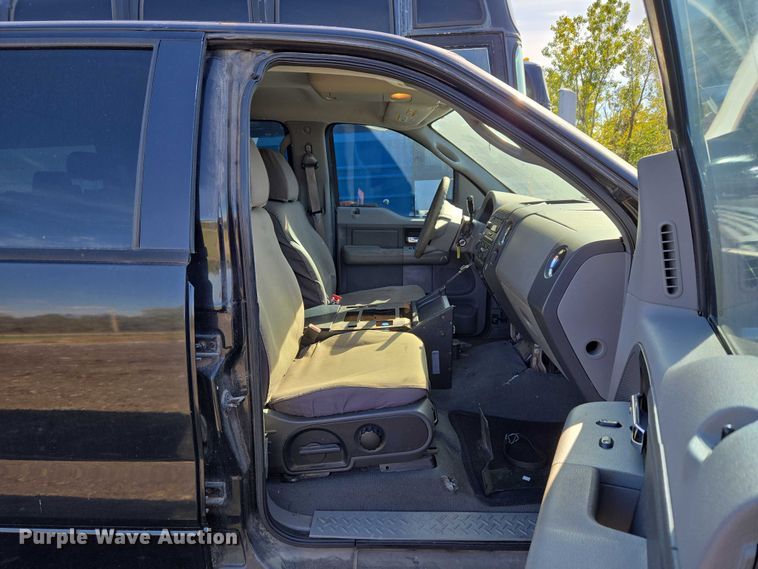 image for item EV2538 2005 Ford F150 XLT SuperCrew pickup truck