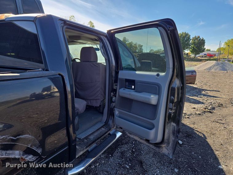 image for item EV2538 2005 Ford F150 XLT SuperCrew pickup truck