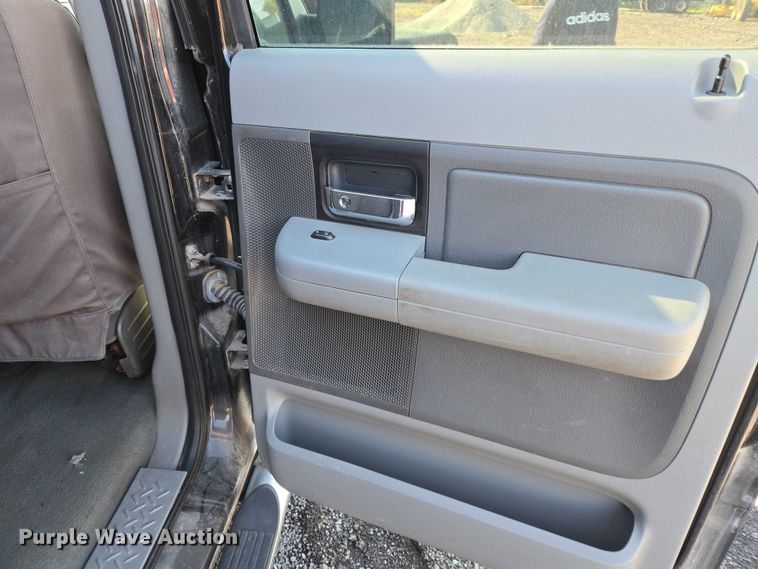 image for item EV2538 2005 Ford F150 XLT SuperCrew pickup truck