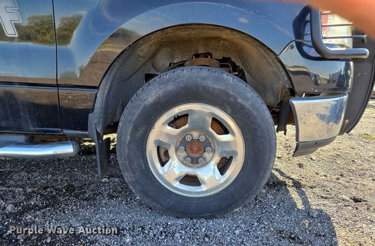 image for item EV2538 2005 Ford F150 XLT SuperCrew pickup truck