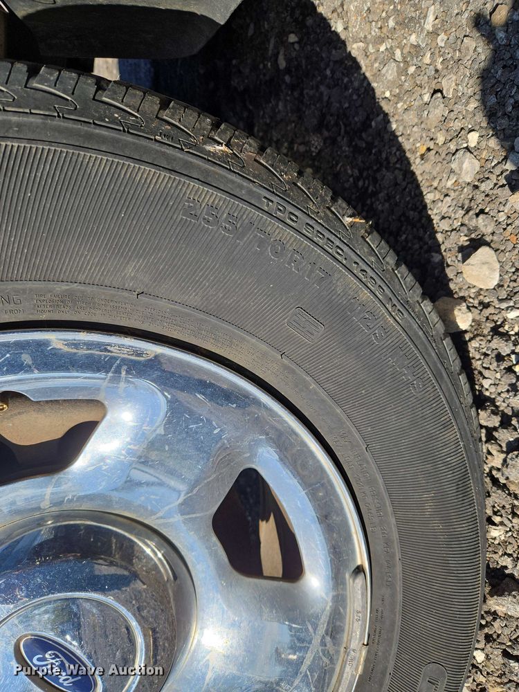 image for item EV2538 2005 Ford F150 XLT SuperCrew pickup truck