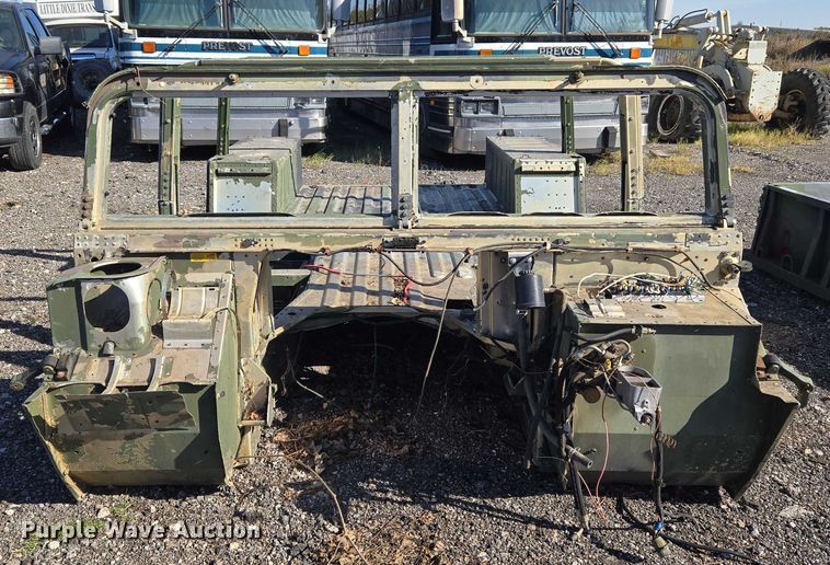 image for item EV2539 1994 AM General M998 Humvee HMMWV SUV body
