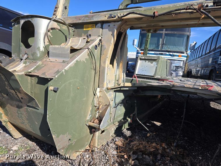 image for item EV2539 1994 AM General M998 Humvee HMMWV SUV body