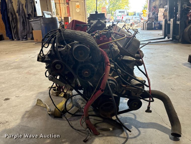 image for item EV2546 Ford 302 engine